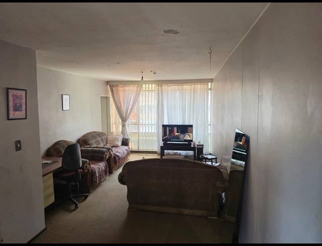 1.5 BEDROOM APARTMENT FOR SALE IN SUNNYSIDE
